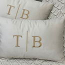 Almofada Personalizada INICIAL | INICIAL Casal Bordada (01 UNIDADE) 50x30 Com Enchimento Cama Posta
